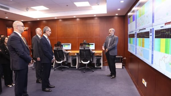وزير الاتصالات يفتتح مركز مراقبة الطيف الترددي بالجهاز القومي لتنظيم الاتصالات بالجيزة