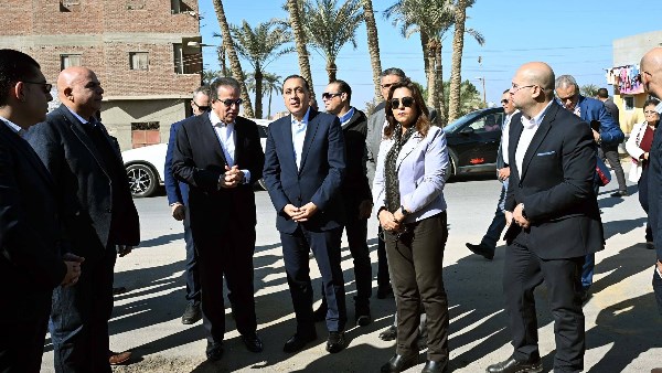 رئيس الوزراء يتفقد نقطة إسعاف قرية "الودي" ضمن مشروعات "حياة كريمة" بالجيزة