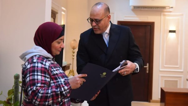 استقبل وزير العمل محمد جبران  السيدة أميرة عبده