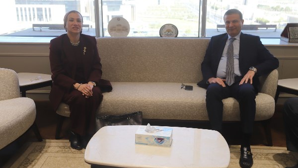 وزير الزراعة يستقبل الأمين التنفيذي لاتفاقية الأمم المتحدة لمكافحة التصحر 