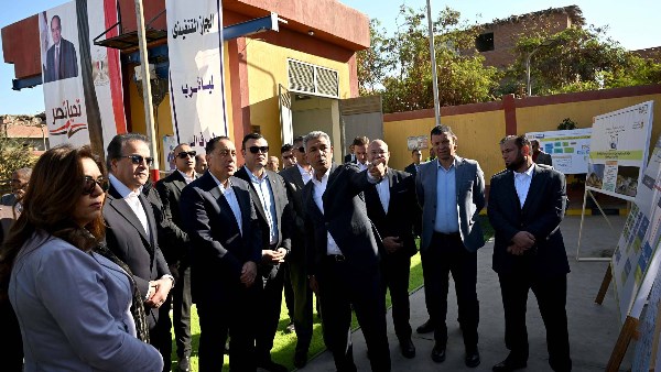 رئيس الوزراء يتفقد محطة رفع "الفهميين" للصرف الصحي ضمن مشروعات حياة كريمة بالصف بالجيزة