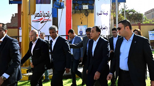 رئيس الوزراء يتفقد مشروعات المبادرة الرئاسية "حياة كريمة" بقرى مركز الصف