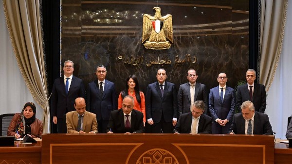 بدء اجتماع الحكومة الأسبوعى ويعقبه مؤتمر صحفي