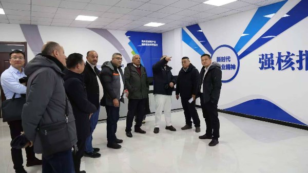 وزير الكهرباء يزور منجم ومصنع لاستخلاص المعادن الاستراتيجية بالصين