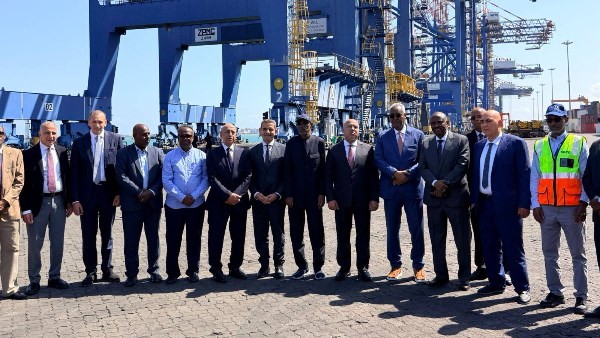 جانب من زيارة وزير الصناعة لجمهورية جيبوتي