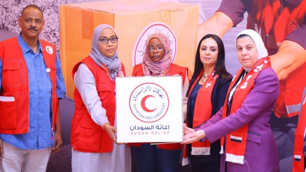 وزيرة التضامن الاجتماعي تطلق قافلة مساعدات إنسانية لدعم الأشقاء في السودان