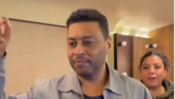 فريق عمل"فن الحرب"يحتفل بعيد ميلاد محمد جمعة