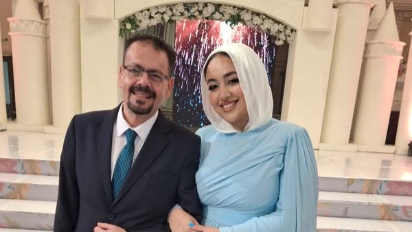 الاب وابنته الاب وابنته