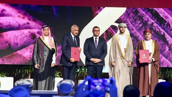 طلعت مصطفى توقع إتفاقية مع وزارة الإسكان