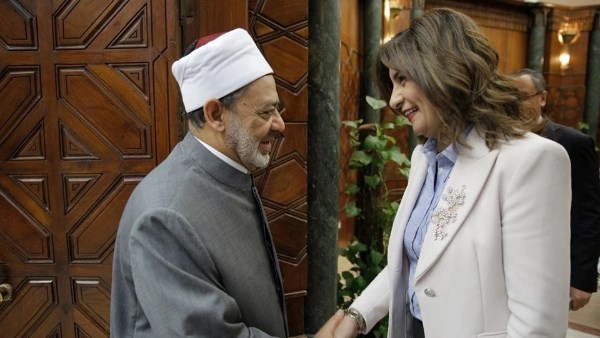 نبيلة مكرم وشيخ الأزهر 