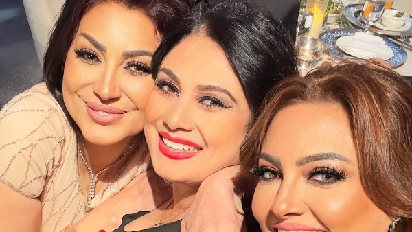 سلوى عثمان تحتفل مع وفاء عامر بزفاف رنا رئيس 