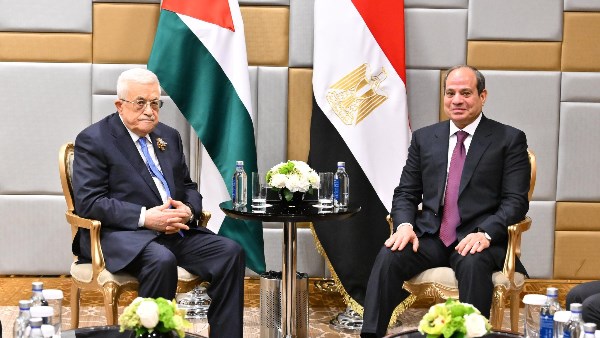 الرئيس السيسي ونظيره الفلسطيني