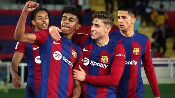 لاعبي برشلونة