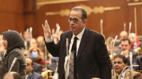  النائب طارق عبد العزيز