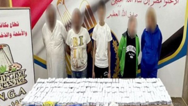 المتهمين والمضبوطات 