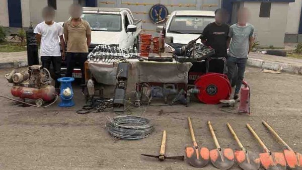 المتهمين