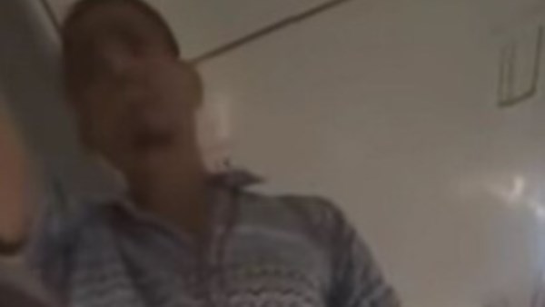 عاجل.. وزير الصحة يستجيب لاستغاثة أب يعاني طفله من عيوب خلقية في القلب