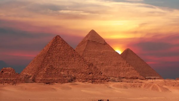 الأهرامات 