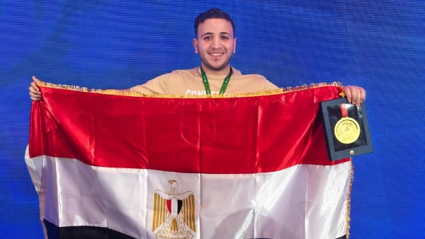  الطالب الفائز بالمركز الثالث على مستوى العالم 