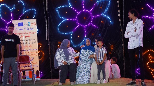 عرض مسرحي للتوعية بالقضايا الاجتماعية عرض مسرحي للتوعية بالقضايا الاجتماعية
