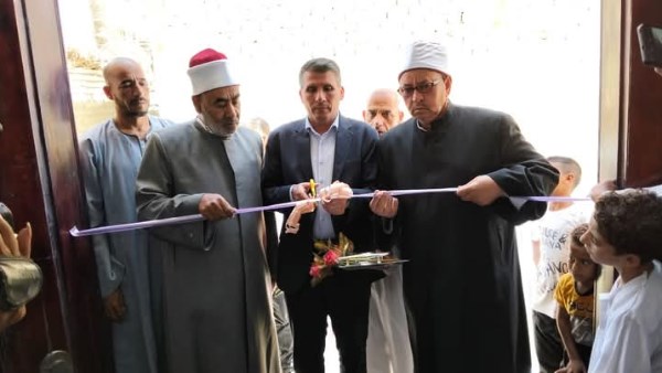 اثناء الافتتاح