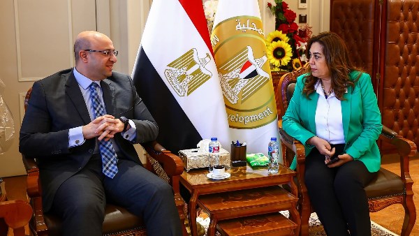 اثناء اللقاء اثناء اللقاء