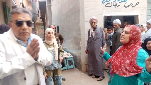 تفاجؤا به داخل الفرن 