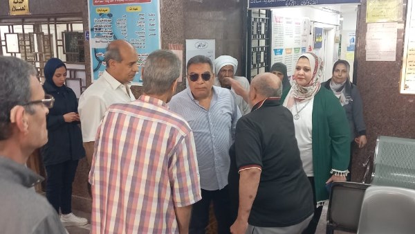 محافظ الدقهلية داخل مستشفى التأمين الصحي محافظ الدقهلية داخل مستشفى التأمين الصحي