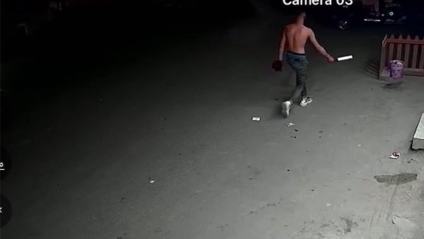 صورة للشاب فى الشارع صورة للشاب فى الشارع
