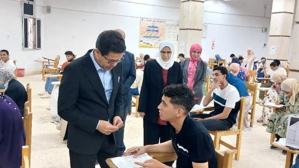 " الجيزاوي " يشيد بالجهود المبذولة في تنظيم العملية الامتحانية " الجيزاوي " يشيد بالجهود المبذولة في تنظيم العملية الامتحانية