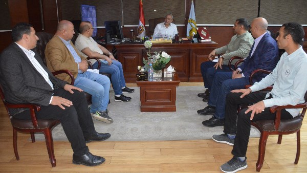 محافظ الغربية خلال الاجتماع محافظ الغربية خلال الاجتماع