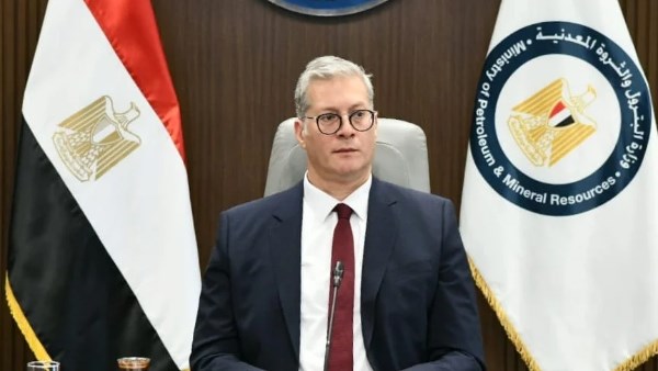 كريم بدوي وزير البترول