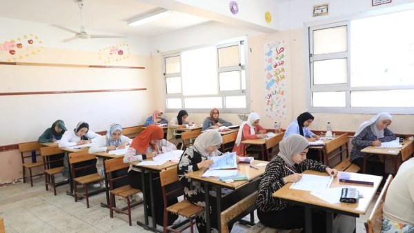 لجنة امتحانات 
