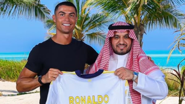  تجديد عقد كريستيانو رونالدو