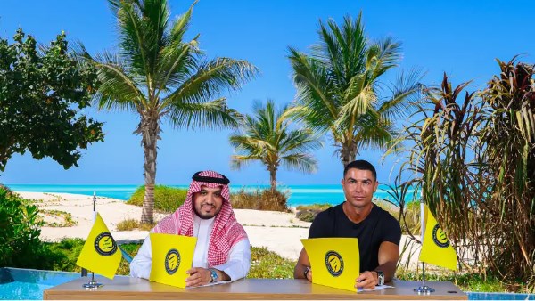 تفاصيل عقد كرستيانو رونالدو
