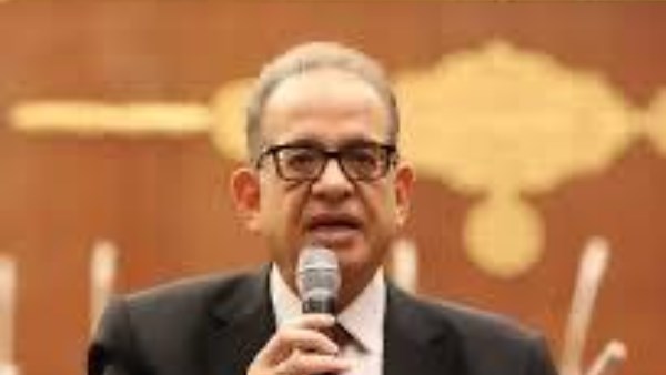  النائب طارق عبد العزيز
