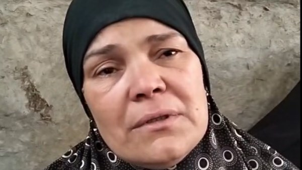 انهيار والدة طالبة الهندسة ضحية حادث الطريق الإقليمي