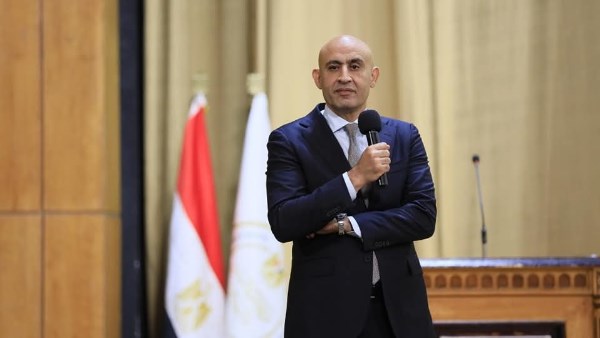 «مجهودات استثنائية وتوجيهات حاسمة».. وزير التعليم محمد عبد اللطيف يقود "معركة" الثانوية العامة