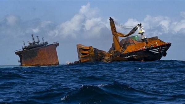 إخلاء 24 شخصًا من ناقلة نفط.. التفاصيل الكاملة لتصـادم سفينتين في بحر عمان إخلاء 24 شخصًا من ناقلة نفط.. التفاصيل الكاملة لتصـادم سفينتين في بحر عمان