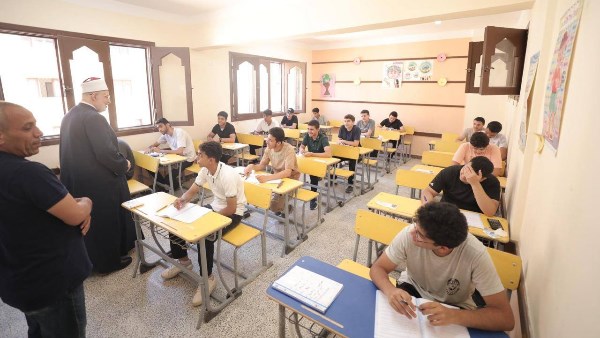 وكيل الأزهر لـ طلاب الثانوية الأزهرية.. ملاحظاتكم محل اهتمام وتُدرس فورًا بما يراعي مصلحتكم من قِبَل اللجان المختصة