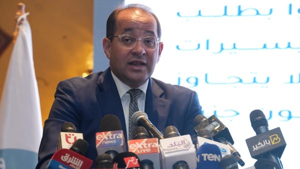 وزير المالية للعاملين بالضرائب: الشراكة مع المجتمع الضريبى "أمانة فى رقبتكم"