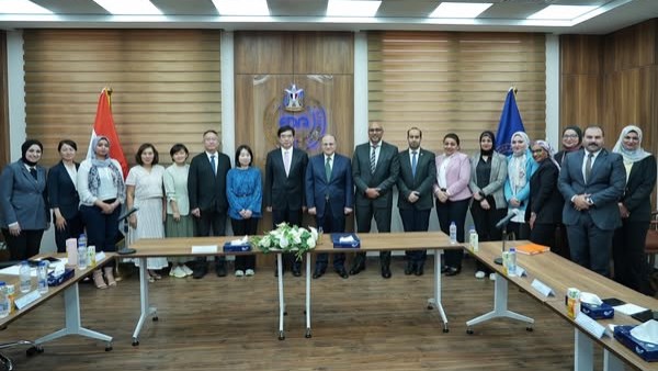  لتطوير صناعة المستلزمات الطبية.. رئيس هيئة الدواء يستقبل رئيس منظمة فريق عمل المواءمة العالمية GHWP
