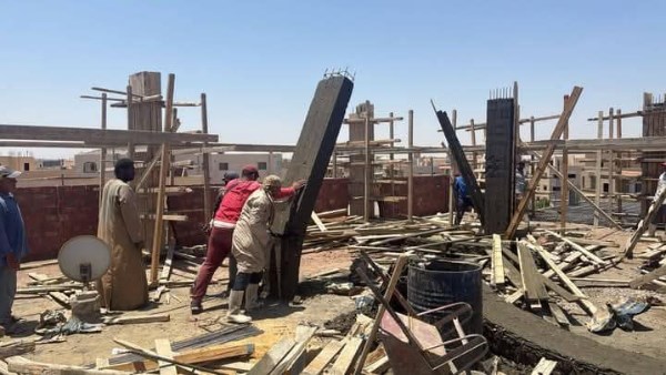 «الإسكان»: إزالة مخالفات بناء وغلق محال مخالفة بمدينتي بدر والشروق