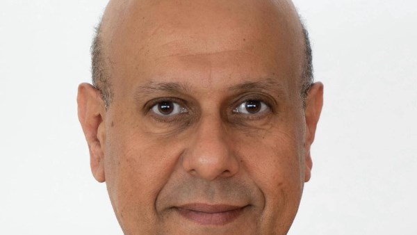 تكليف الدكتور وائل عقل رئيسًا لمدينة زويل وإبراهيم الشربيني لجامعة العلوم بالمدينة