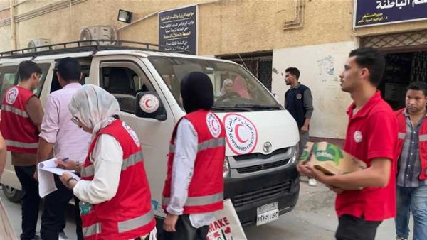 الهلال الأحمر يقدم الدعم النفسي والمادي لضحايا حادث الطريق الإقليمي بالمنوفية
