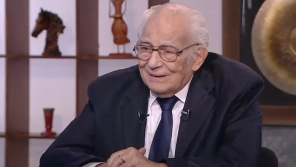  الفنان الكبير رشوان توفيق