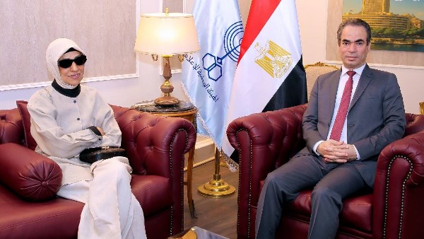 أحمد المسلماني وهدى نجيب محفوظ
