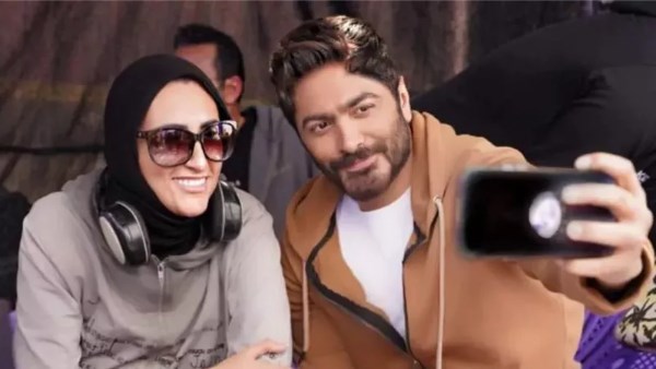 المخرجة سارة وفيق وتامر حسني