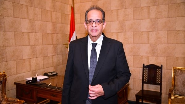 النائب طارق عبدالعزيز