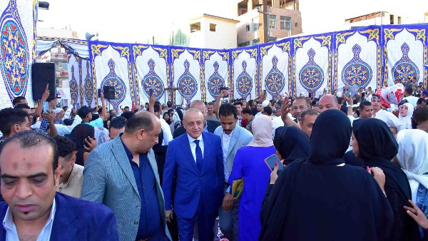 محافظ الأقصر يؤدي صلاه عيد الاضحى 